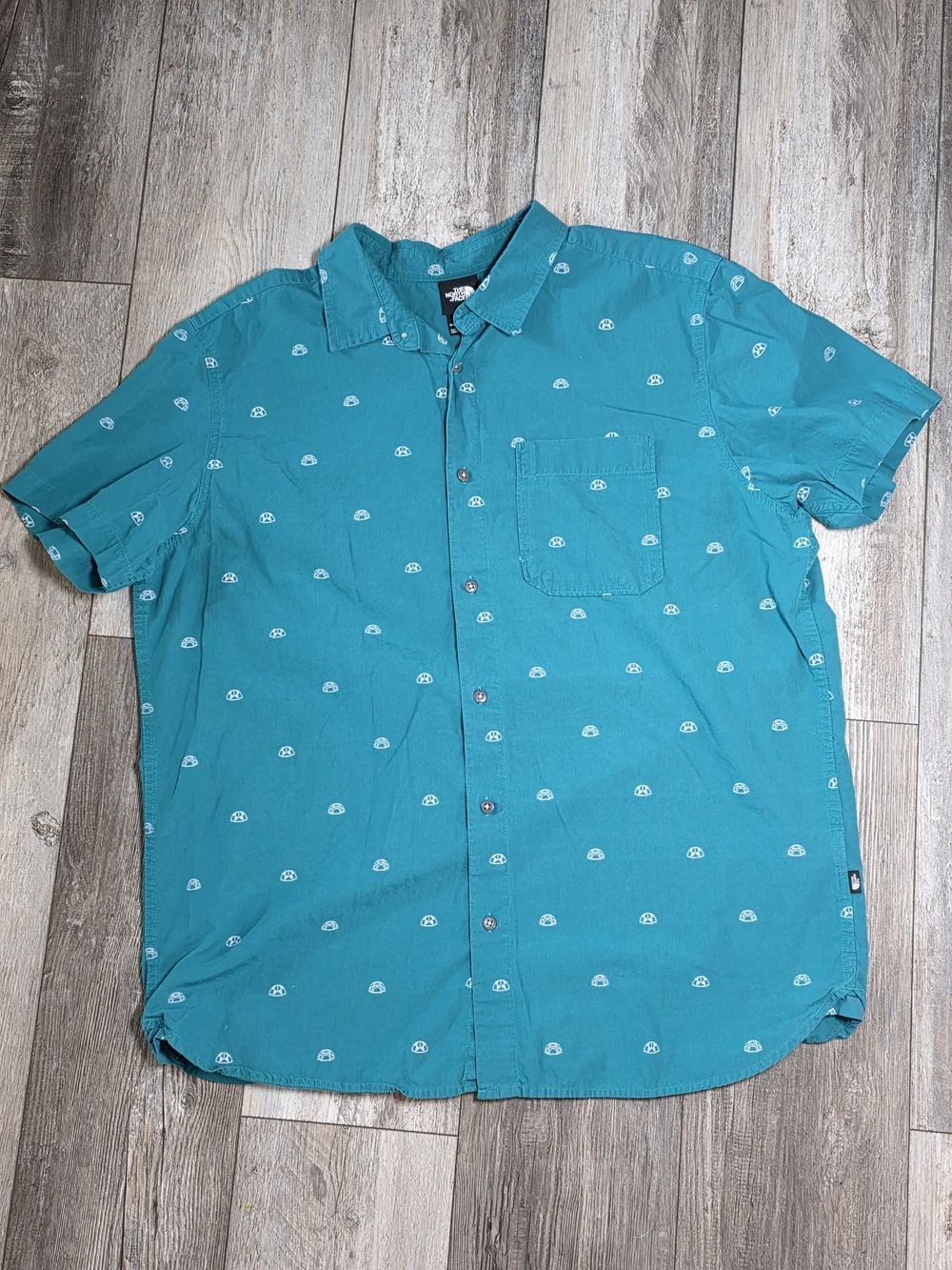 The North Facr Men's Baytrail Mini Tents AOP SS Button-down Shirt Sz XL
